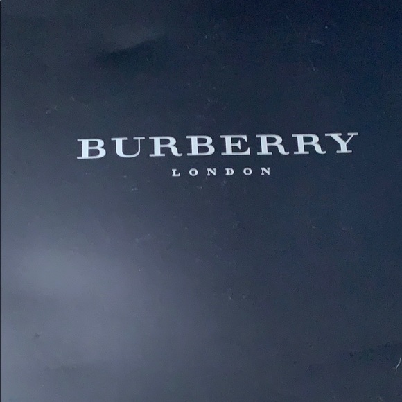 Authentic Burberry Towel sets - Picture 4 of 4